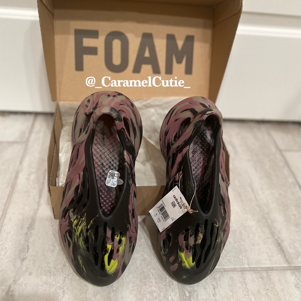 ❌❌SOLD Yeezy Foam RNNR MX Carbon